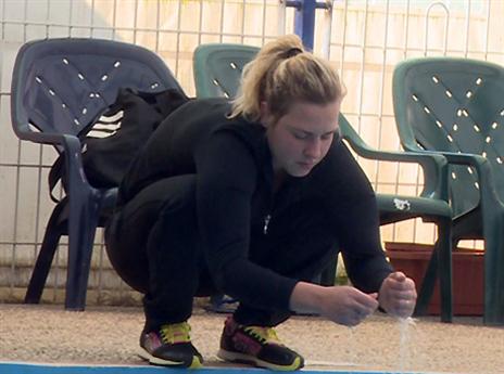 "התחיל בליטופים ונמשך בלחבק אותו". וקסלר