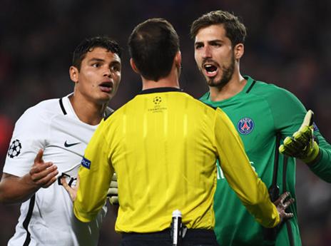 סילבה וטראפ מתלוננים לשופט. להפיל הכל עליו זה לא רציני (Getty)