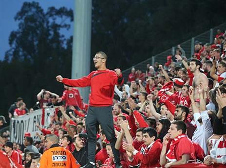 חגיגה באדום ((סוכנות ג'יני)