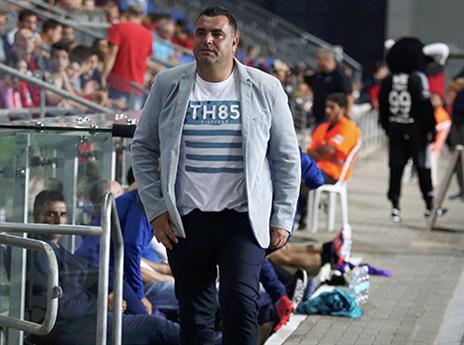 קורצקי. מחזיק בחוזה (אלן שיבר)