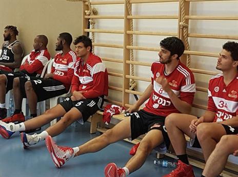 משוחררים, לפני הדבר האמיתי