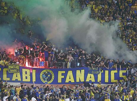 ביציעים הודלקו האבוקות (אלן שיבר)