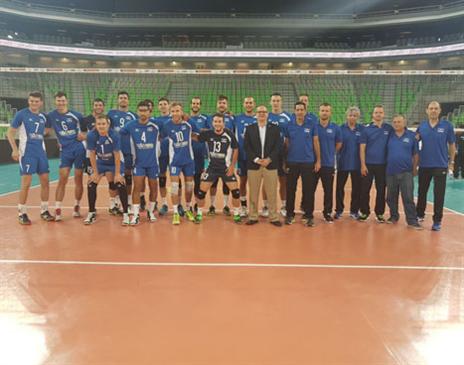 הנבחרת בסיום. נתנה פייט, אך נכנעה (צילום: איגוד הכדורעף)