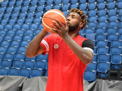 הרבה על הכתפיים שלו. האוול