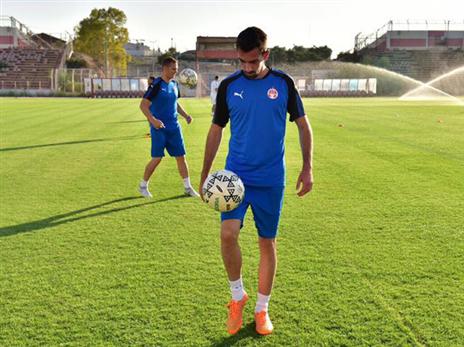 קואנקה באימון הבכורה. רכש נוצץ (האתר הרשמי של הפועל ב"ש)