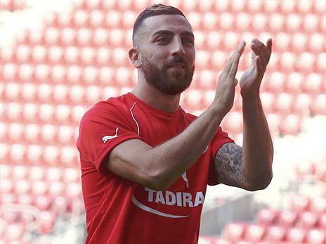 עכשיו באדום. דור אלו (צילום: אלן שיבר)