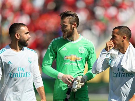 דה חאה עם ואסקס וקרבחאל. גבר על הקבוצה שרדפה אחריו (Getty)