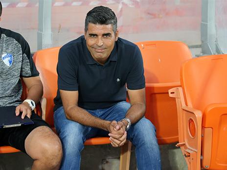 בכורה בק"ש. סילבס (יוסי שקל)