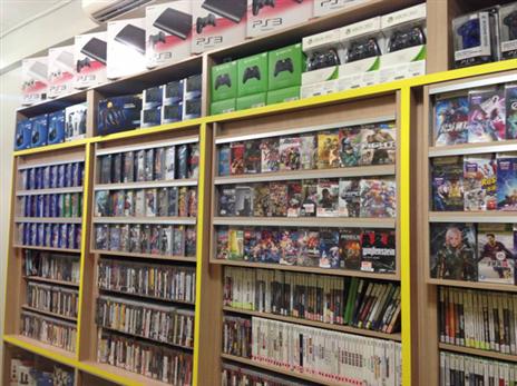 בארץ קיימות מספר חנויות שנותנות לשחקנים להחליף משחקים