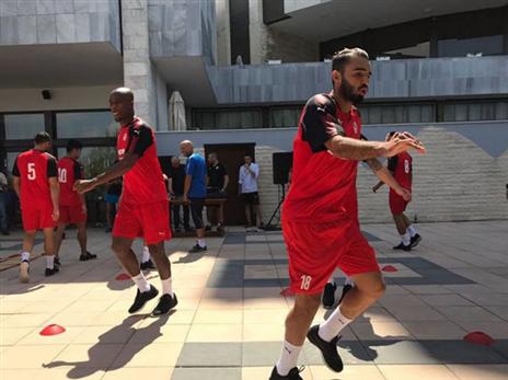 שחקני ב"ש מפיגים את המתח במלון