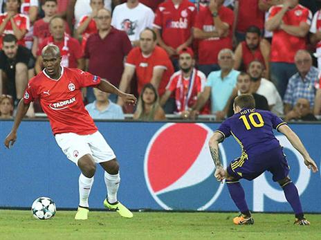 מה הוא עושה בישראל? וואקמה (אלן שיבר)