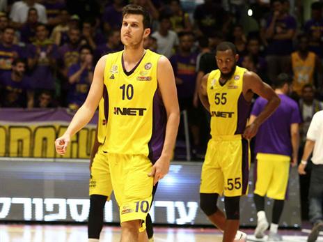 יכול להיות משמעותי בקבוצה שמשחקת פעמיים בשבוע? פניני (אלן שיבר)