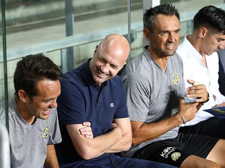 ואיך הקהל יגיב לדבריו? טוריחו (שני מימין) (צילום: אלן שיבר)