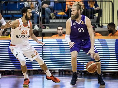 טולפסון מול שולדברנד. פורוורד ראשל"צ להט בפתיחה (מנהלת הליגה)