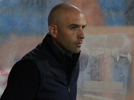 ניסה לעודד את השחקנים. שביט (צילום: ערן לוף, סוכנות ג'יני)