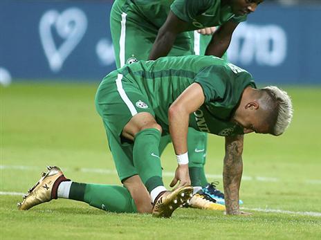 בוזגלו דקות לפני החילוף. רגע קורע לב למשפחתו (אלן שיבר)