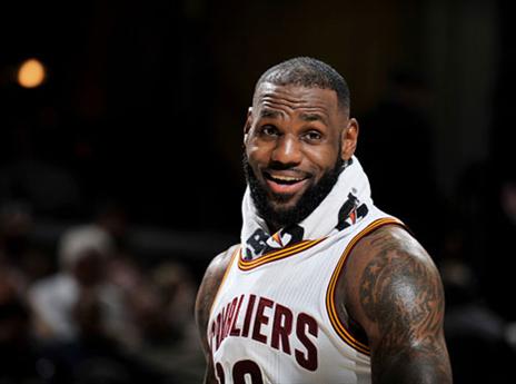 כולם משמיצים, והוא מחייך (getty)