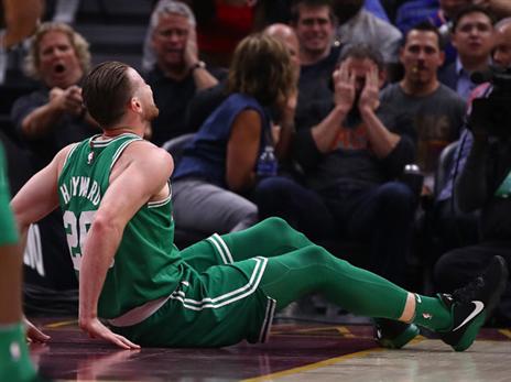 הפציעה הקשה של היוורד (getty)