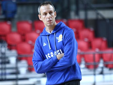 מכה לנבחרת. קטש (אלן שיבר)