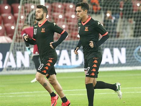 עזוז יוסט לעמדת המגן הימני (צילום: דני מרון)