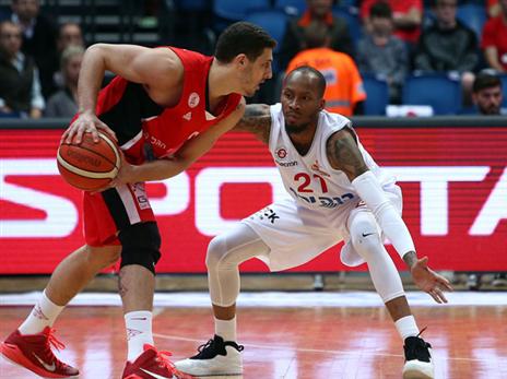 הטוב בי-ם. קינזי (מנהלת הליגה)