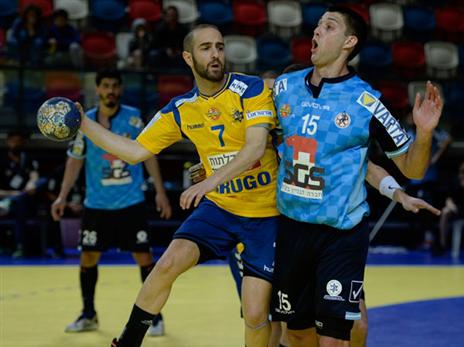 פאבלוביץ ומסורי נפגשו גם בחצי גמר הגביע (צילום: עמית שיסל איגוד הכדוריד)