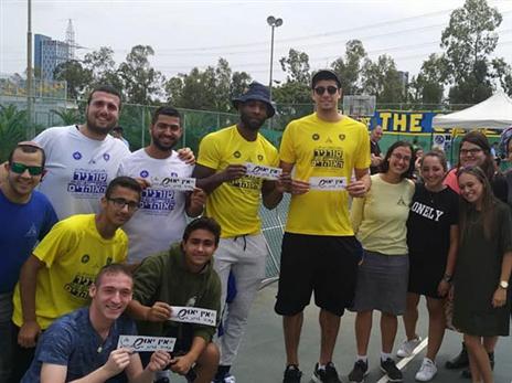 הקבוצה עדיין מנציחה אותו