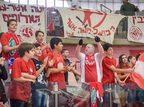 הקהל בנעמן, סיפקו אווירה נהדרת. (באדיבות אתר איגוד הכדורעף)