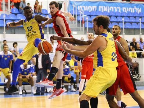 הנרי מול הווארד. הפועל ת"א מצמצה(מנהלת)