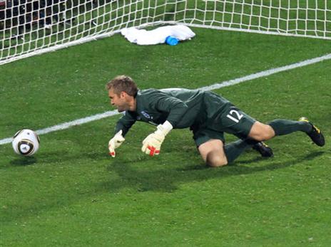 טרגדיה של טעויות. רוב גרין מפשל נגד ארה"ב ב-2010 (צילום: getty)