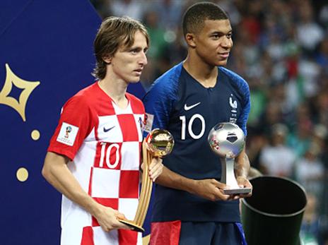 מסי ורונאלדו פינו את הבמה. מודריץ' ואמבפה (getty)