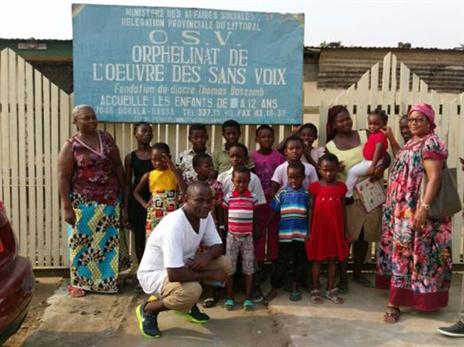 עוזר לנזקקים