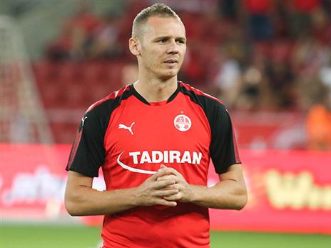 לא מוכן להתפשר. קורהוט (דני מרון)