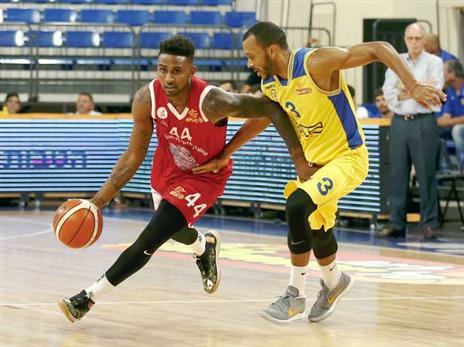 הוביל את קלעי גלבוע/גליל. מילר (אלן שיבר)