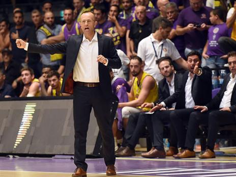 שמיר. עבד קשה (FIBA)