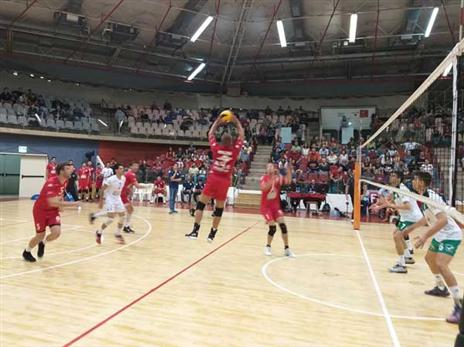 שתי הקבוצות איבדו לראשונה מערכה, אבל מטה אשר שמרה על מאזן מושלם (באדיבות איגוד הכדורעף)