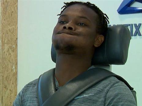 עובד קשה כדי לחזור מהפציעה