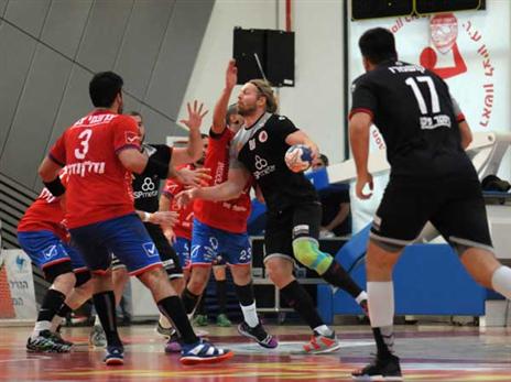 ההתמודדות בין הפועל ראשל"צ לאשדוד בליגה (גבי אלאלוף, הפועל ראשל"צ)