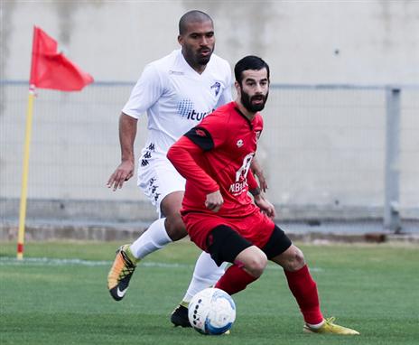 מגבו שם עין על שחקן כפר קאסם (דני מרון)