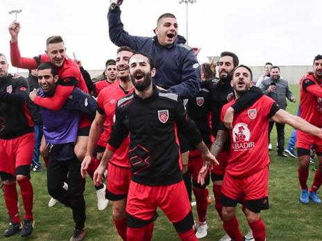 שמחה בכפר (דני מרון)