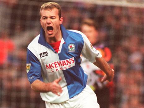 אחרי האליפות עם בלקבורן הלך לטפל בגדר ביתו (GETTY)