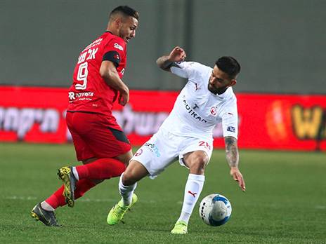 אלמוג מול ממן בשבת. אחת ההתלבטויות של אביטן (אלן שיבר)