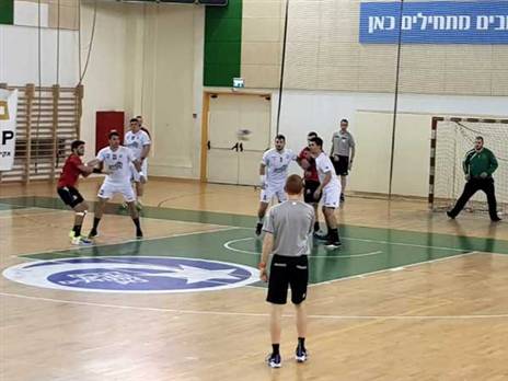 ההתמודדות הקריטית בין קריית אונו לבאר שבע (צילום: יגאל ברמן, מ.כ באר שבע)