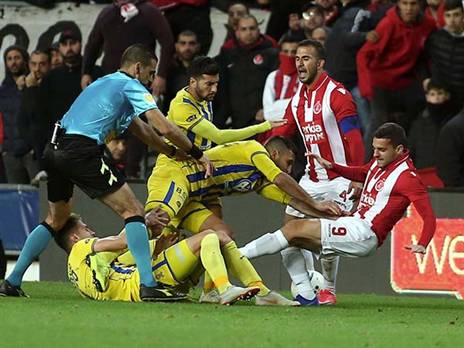 התלהטות הרוחות בדרבי (אלן שיבר)