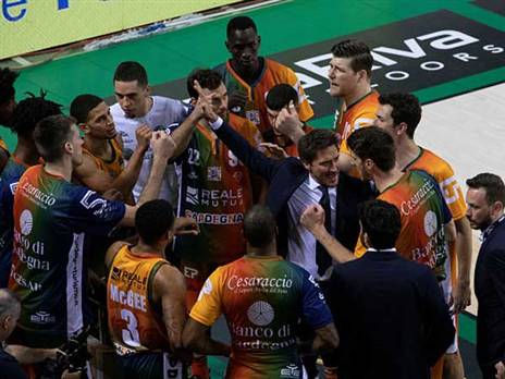 המאמן פוצקו עם חניכיו (getty, Emanuele Cremaschi)