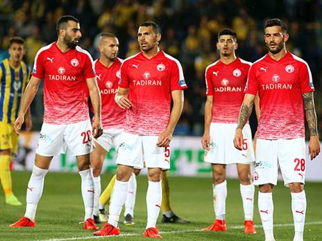 לפחות יש להם במה להתנחם. שחקני ב"ש (צילום: אלן שיבר)