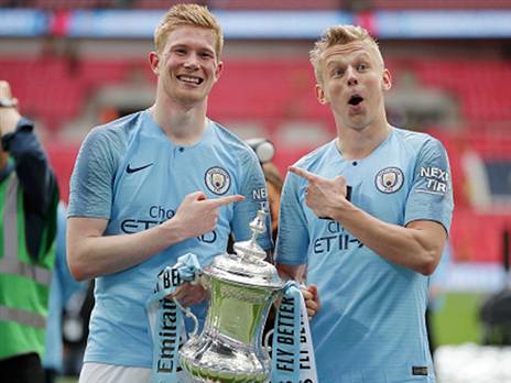 איך אפשר שלא לחייך? זינצ'נקו ודה בריינה בעננים (getty)