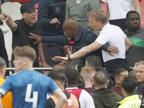 קאוט מנסה להרגיע את המהומה (טוויטר)