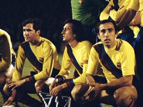 קרויף עם המדים המקוריים. ההיסטוריה חוזרת (GETTY)