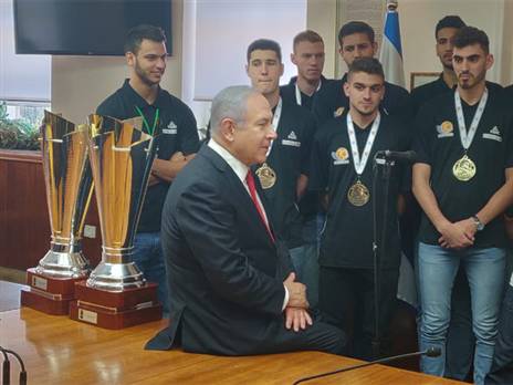 רה"מ נתניהו ושחקני העתודה